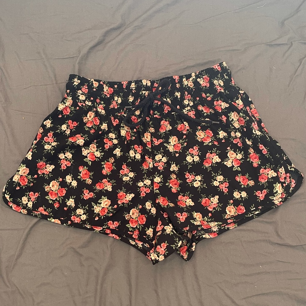 Floral shorts with drawstring